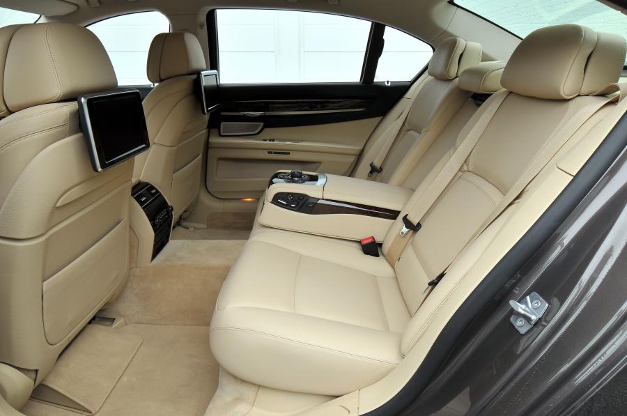  BMW 750iL 2013 года  (фото 40 из 96)